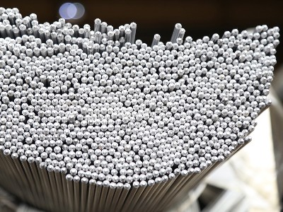 专注高品质材料，不做大多数